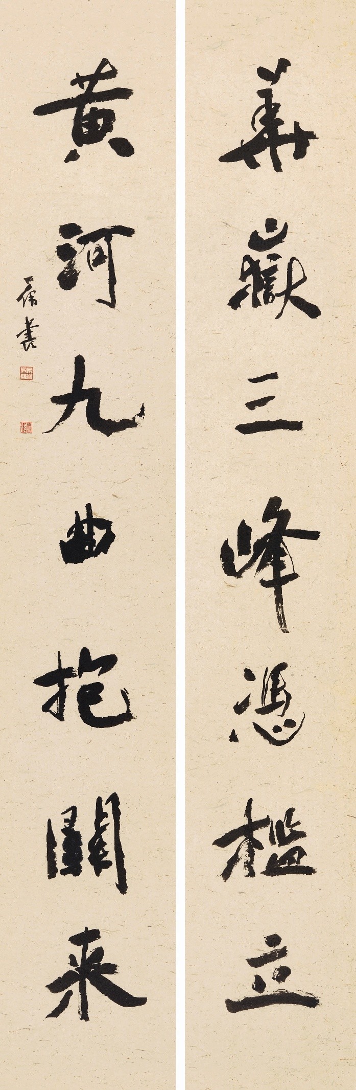 <h2>华岳黄河联</h2><p>作者：张胜伟</p><p>创作年代：2025年</p><p>规格：240cm×30cm×2</p><p>品类：纸本</p>